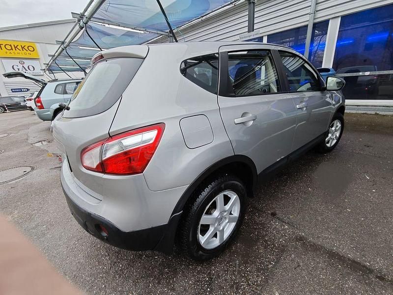 Gebraucht Nissan Qashqai 117 PS (86 kW) 2011 Silber SUV