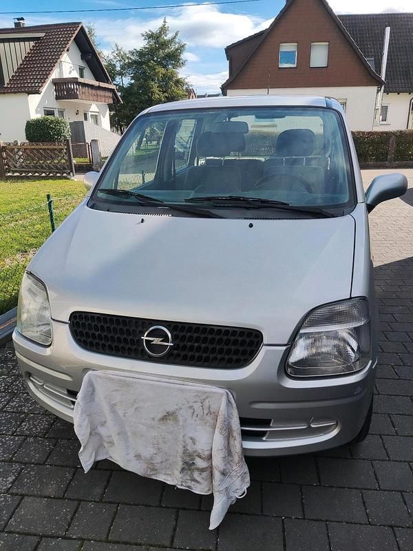 Gebraucht Opel Agila 75 PS (55 kW) 2000 Silber Van / Kleinbus