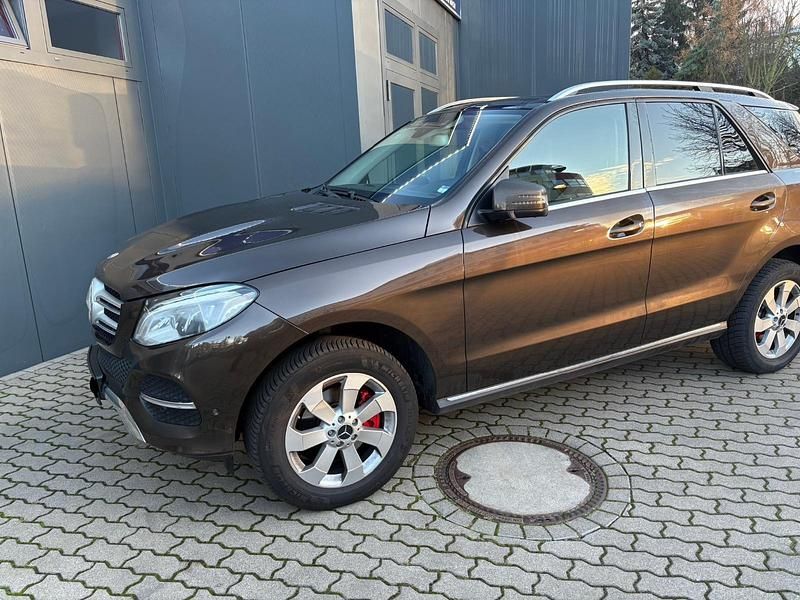 Braun Gebraucht 2017 Mercedes GLE350 SUV | 21.900 € (Superpreis) - Bild 1/4