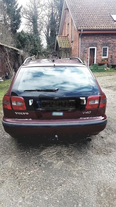 Gebraucht Volvo V40 116 PS (85 kW) 1998 Rot Kombi