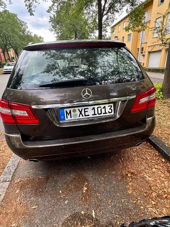 Gebraucht Mercedes E350 265 PS (194 kW) 2012 Braun Limousine