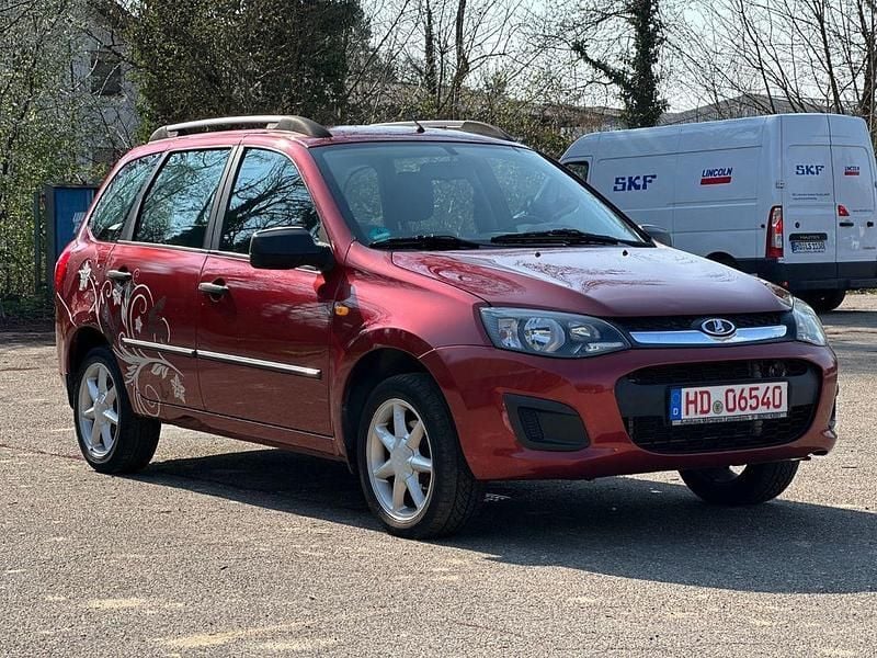 Gebraucht Lada Kalina 98 PS (72 kW) 2017 Rot Kombi