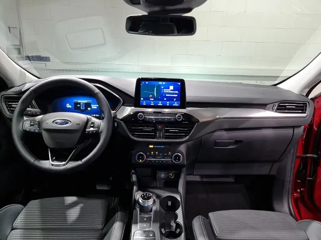 Gebraucht Ford Kuga Titanium 224 PS (164 kW) 2024 Rot, lucid red metallic SUV