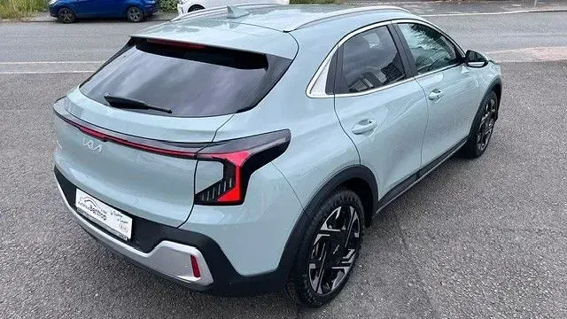 Neu Kia XCeed Spirit 150 PS (110 kW) 2026 Grau SUV