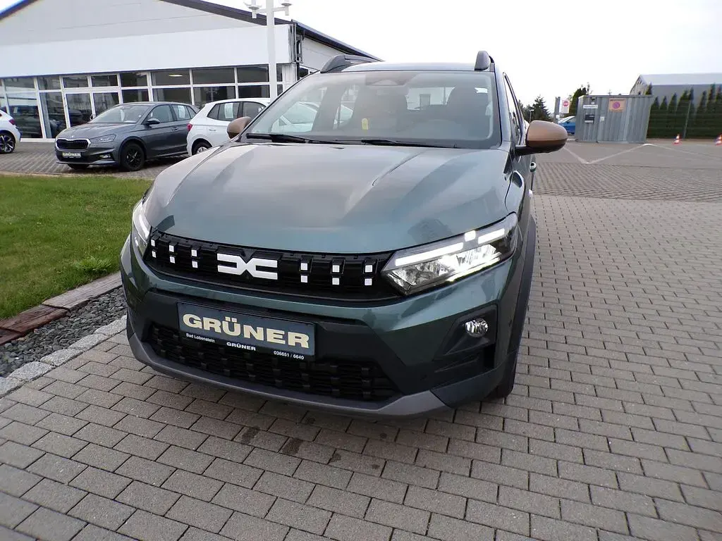 Neu Dacia Sandero Extreme 122 PS (89 kW) 2026 Grün SUV