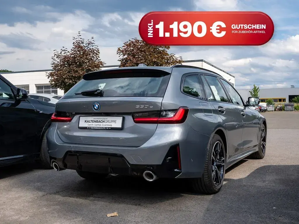 Gebraucht BMW 330 M Sport 292 PS (214 kW) 2025 Grau Kombi