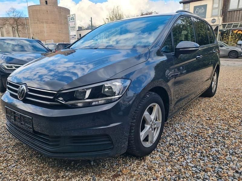 Gebraucht VW Touran 116 PS (85 kW) 2018 Grau Van / Kleinbus