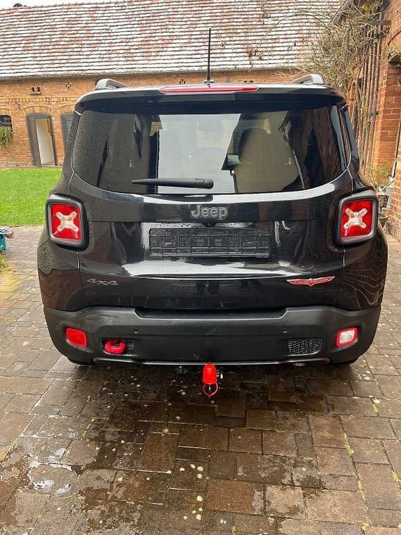 Gebraucht Jeep Renegade Trailhawk 170 PS (125 kW) 2016 Schwarz SUV