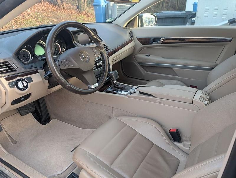 Gebraucht Mercedes E350 231 PS (169 kW) 2010 Grau Coupé