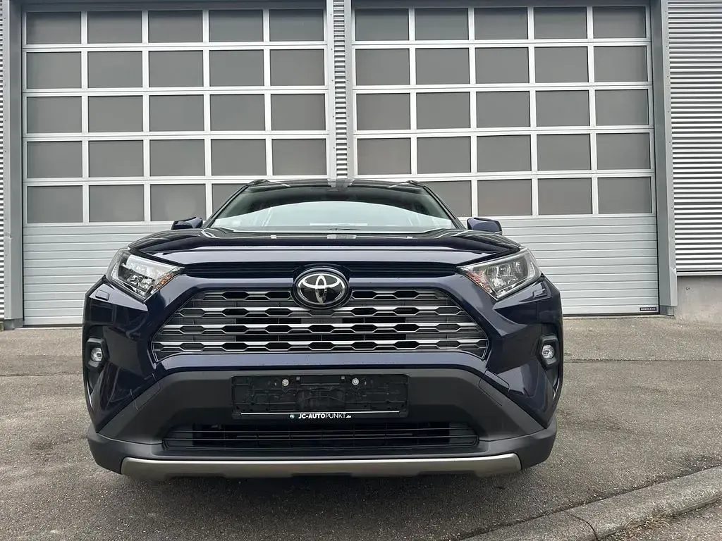 Gebraucht Toyota RAV4 175 PS (128 kW) 2022 Nagoyablau SUV