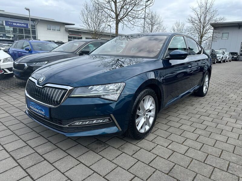 Blau Gebraucht 2020 Skoda Superb Ambition Limousine | 22.900 € (Fairer Preis) - Bild 1/4