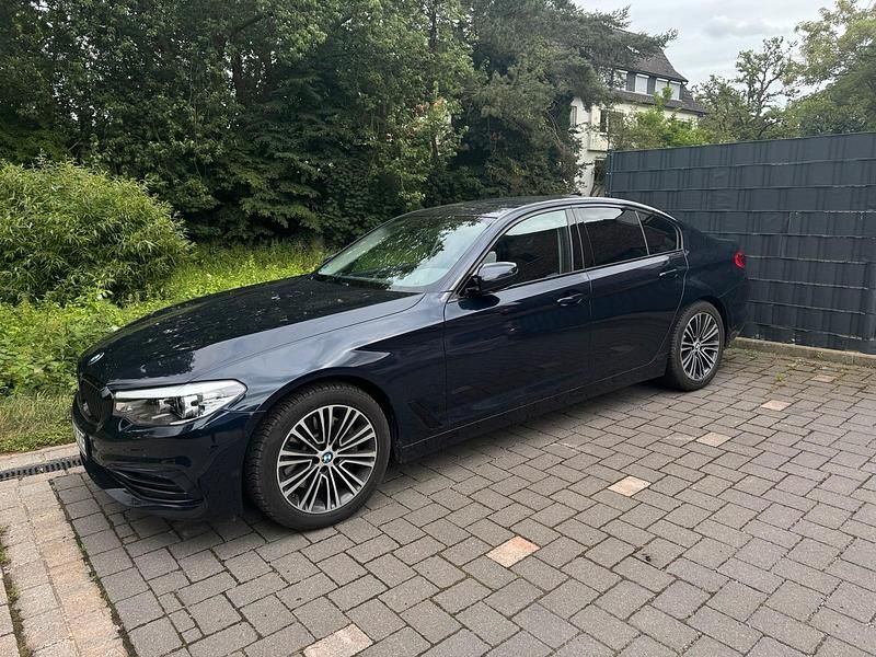 Blau Gebraucht 2019 BMW 530 Limousine | 29.000 € (Guter Preis) - Bild 1/4