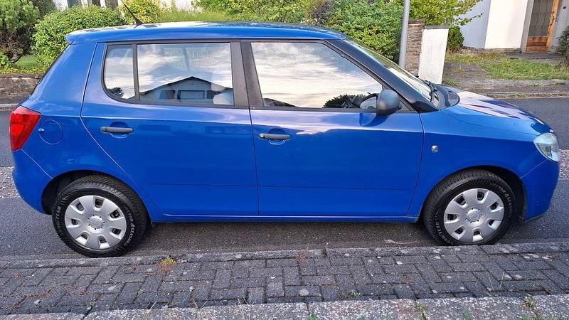 Blau Gebraucht 2008 Skoda Fabia Limousine | 1.900 € (Fairer Preis) - Bild 1/4