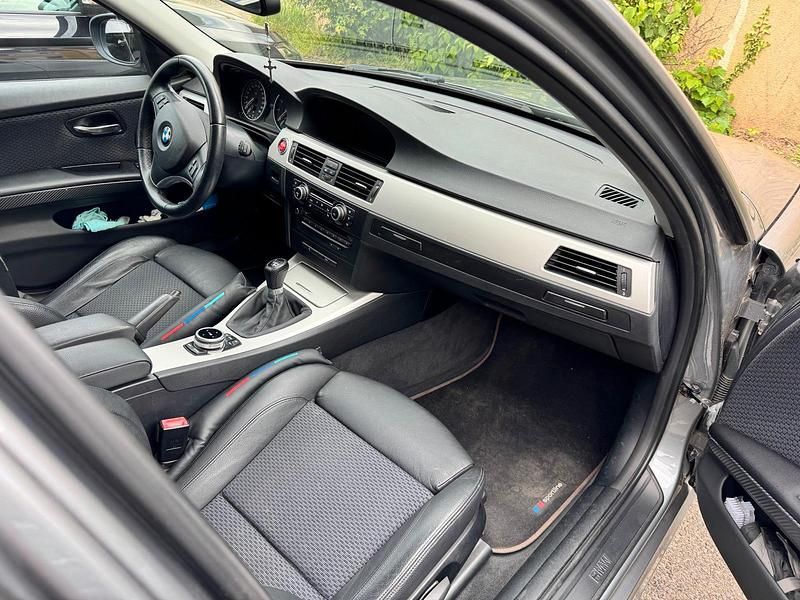 Gebraucht BMW 320 170 PS (125 kW) 2010 Grau Limousine