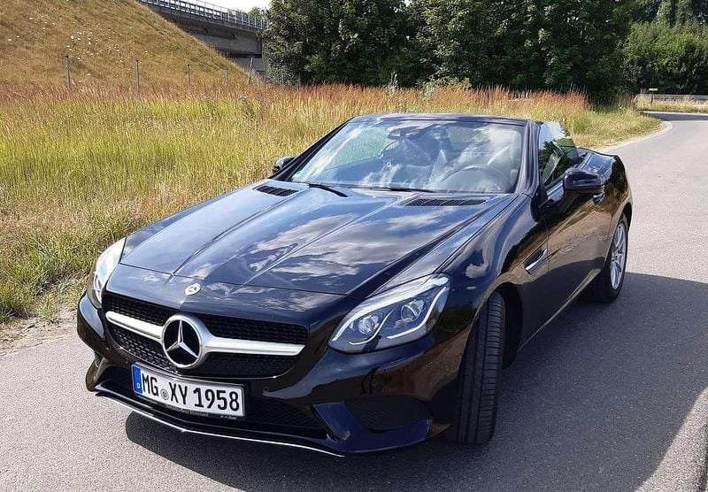 Schwarz Gebraucht 2018 Mercedes SLC180 Cabrio | 28.500 € (Guter Preis) - Bild 1/4