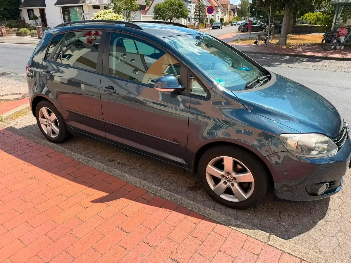 Gebraucht VW Golf Plus Cross 105 PS (77 kW) 2011 Blau Limousine
