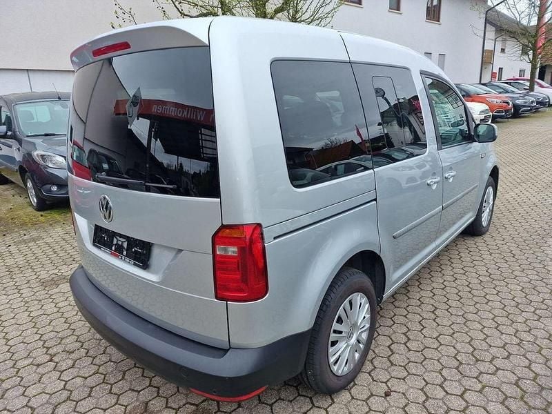Gebraucht VW Caddy Trendline 102 PS (75 kW) 2017 Silber Van / Kleinbus