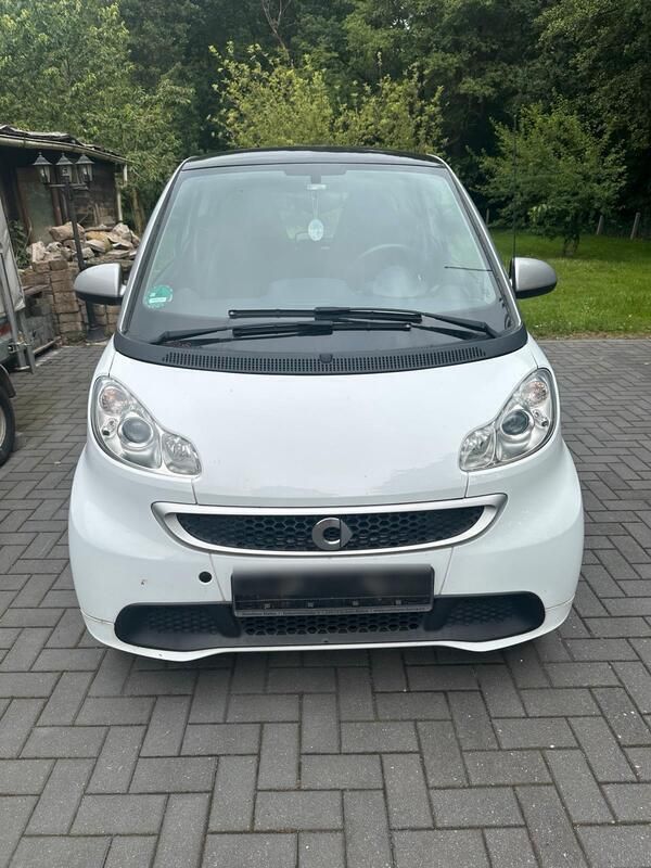 Weiß Gebraucht 2013 Smart ForTwo Coupé Coupé | 6.000 € - Bild 1/4