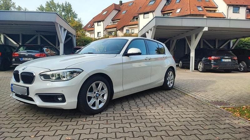 Weiß Gebraucht 2016 BMW 120 Shadowline Kleinwagen | 14.999 € (Fairer Preis) - Bild 1/4