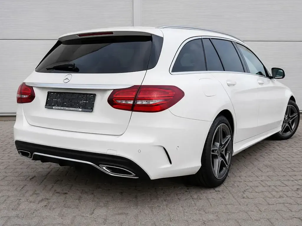 Gebraucht Mercedes C220 AMG line 194 PS (142 kW) 2019 Weiß Limousine