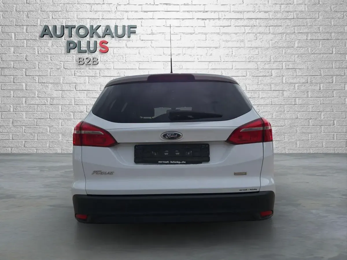 Gebraucht Ford Focus Business Edition 125 PS (91 kW) 2017 Weiß Limousine