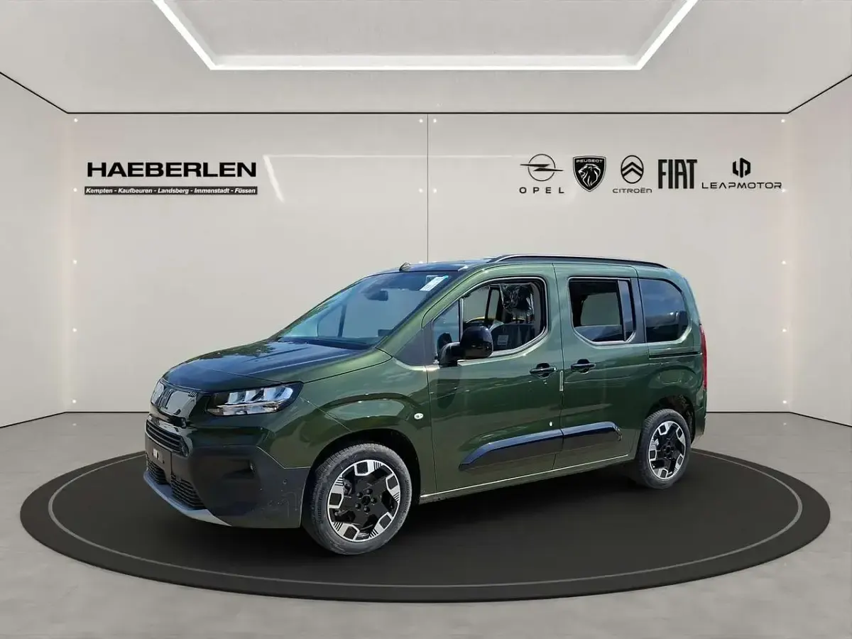 Neu Fiat Qubo La Prima 131 PS (96 kW) 2026 Grün Van / Kleinbus