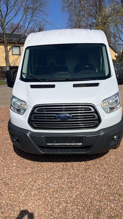 Gebraucht Ford Transit Trend 105 PS (77 kW) 2018 Weiß Van / Kleinbus