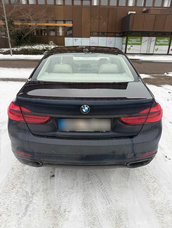 Gebraucht BMW 750L 450 PS (330 kW) 2015 Blau Limousine