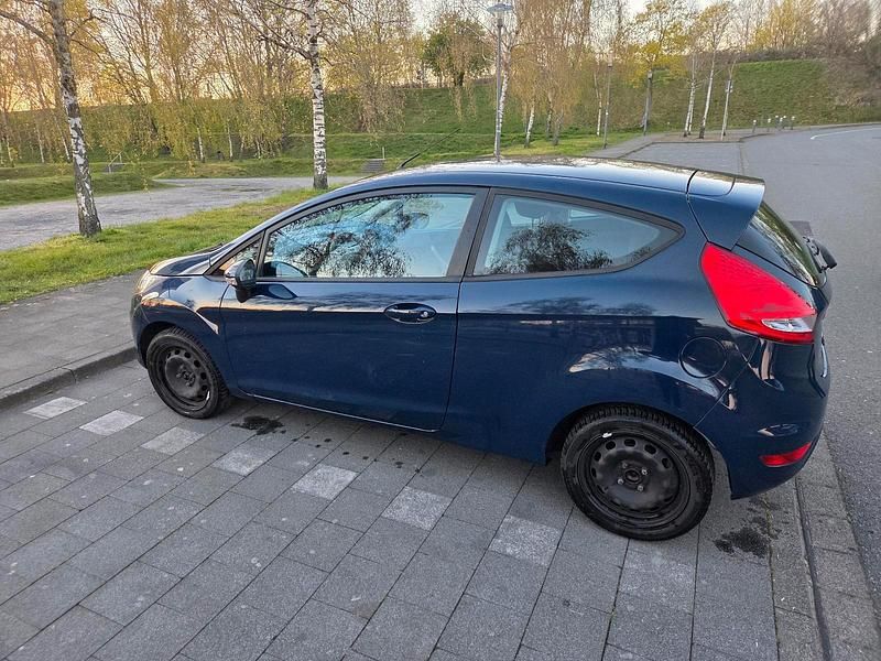 Gebraucht Ford Fiesta 82 PS (60 kW) 2009 Blau Kleinwagen