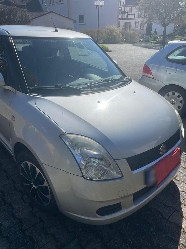 Gebraucht Suzuki Swift Club 92 PS (67 kW) 2007 Silber Kleinwagen