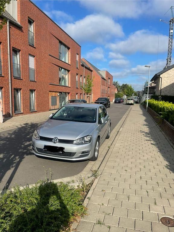 Silber Gebraucht 2014 VW Golf VII LOUNGE Limousine | 6.000 € (Guter Preis) - Bild 1/4