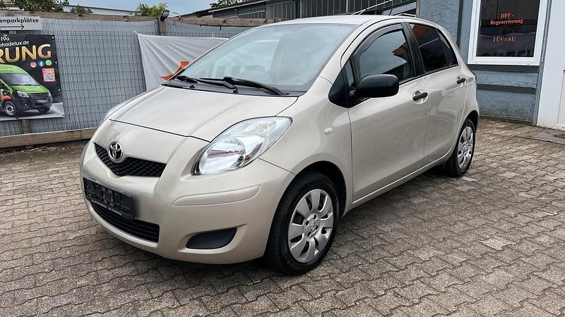Beige Gebraucht 2010 Toyota Yaris Kleinwagen | 5.799 € - Bild 1/4