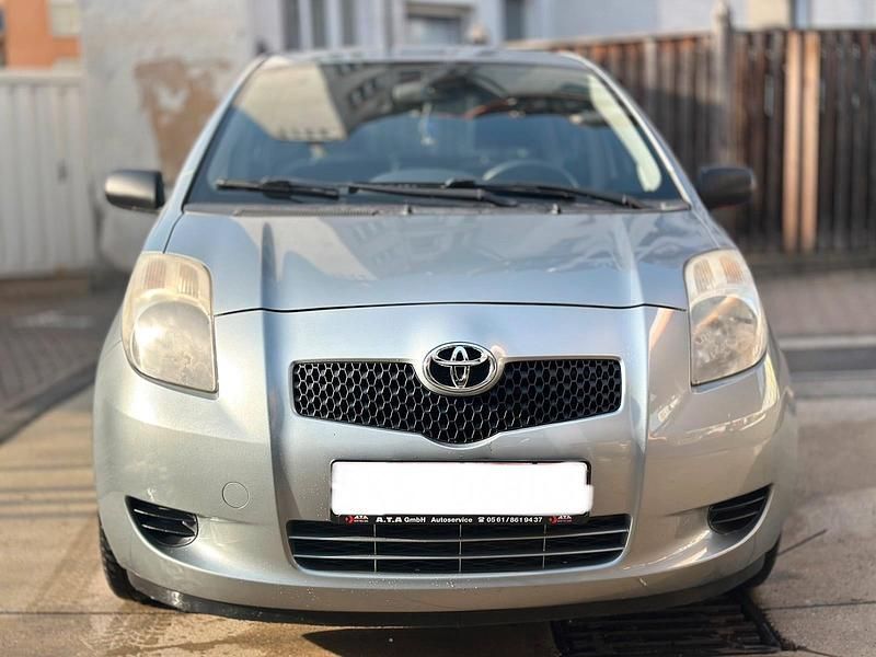 Gebraucht Toyota Yaris Sol 87 PS (63 kW) 2006 Grau Limousine