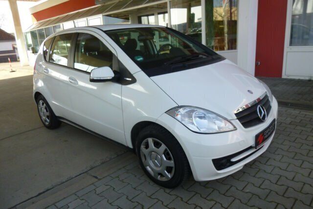 Weiß Gebraucht 2010 Mercedes A180 Limousine | 5.999 € (Fairer Preis) - Bild 1/4