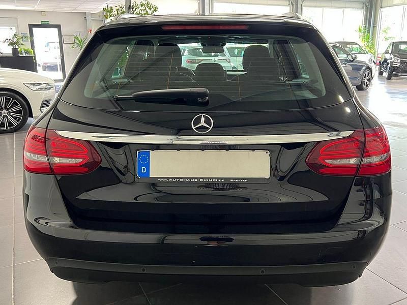 Gebraucht Mercedes C200 160 PS (117 kW) 2020 Schwarz Limousine