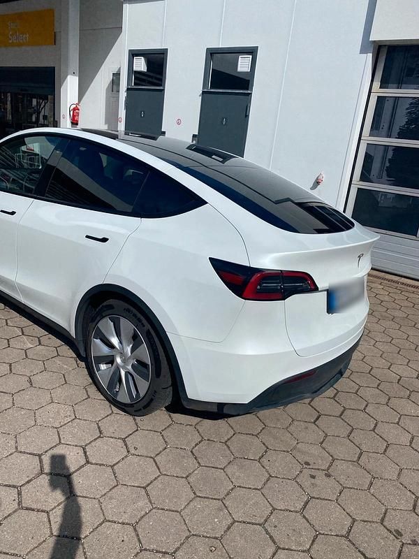 Gebraucht Tesla Model Y 219 kW (299 PS) 2024 Weiß SUV