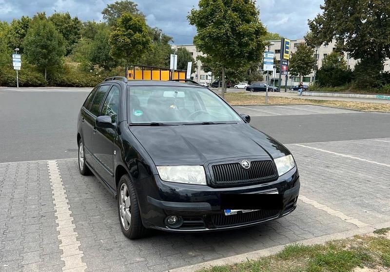 Schwarz Gebraucht 2005 Skoda Fabia Kombi | 350 € (Superpreis) - Bild 1/4