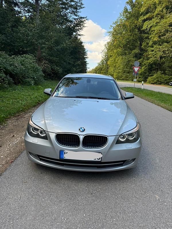 Gebraucht BMW 520 177 PS (130 kW) 2009 Silber Limousine