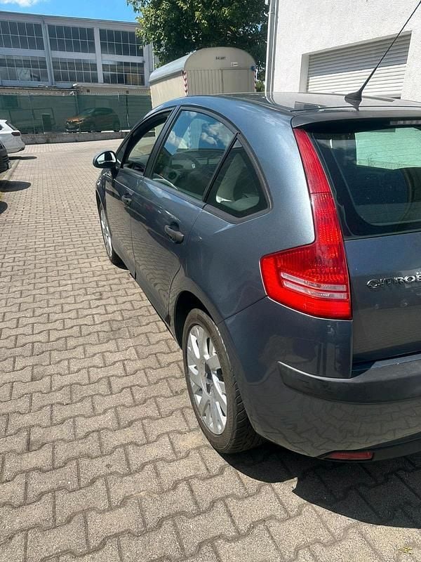 Grau Gebraucht 2008 Citroën C4 Style Limousine | 2.500 € (Fairer Preis) - Bild 1/4