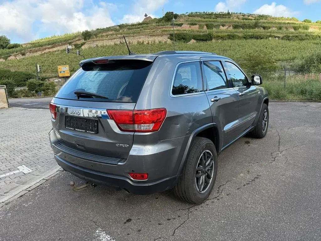 Gebraucht Jeep Grand Cherokee Laredo 190 PS (139 kW) 2013 Grau SUV