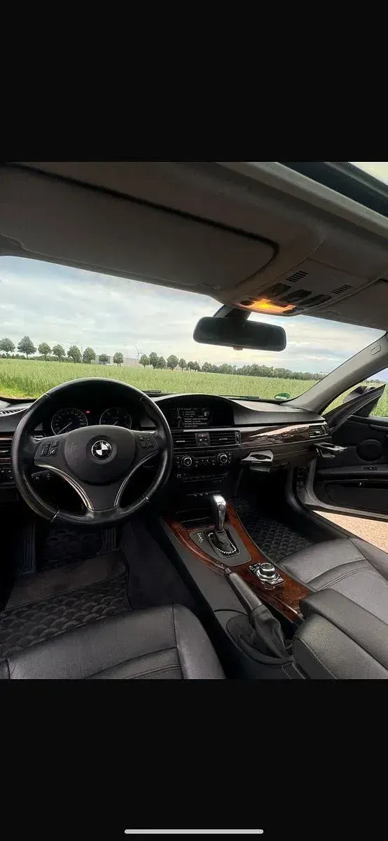 Gebraucht BMW 320 184 PS (135 kW) 2010 Grau Coupé