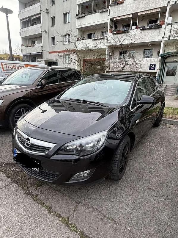 Gebraucht Opel Astra Sport 160 PS (117 kW) 2011 Limousine