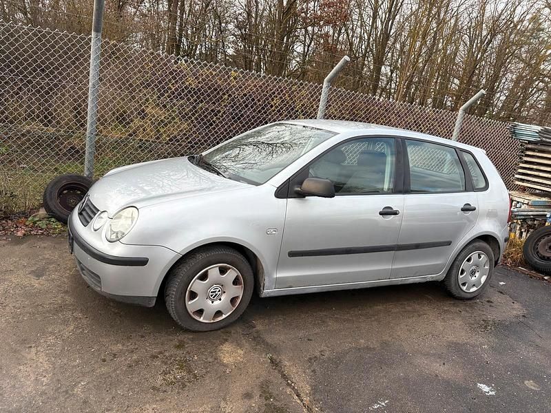 Silber Gebraucht 2004 VW Polo Kleinwagen | 490 € (Superpreis) - Bild 1/4