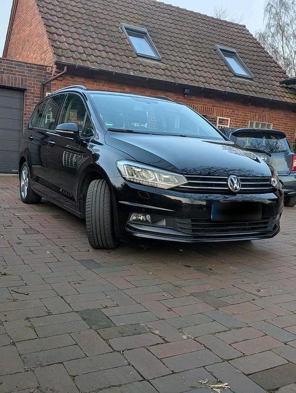 Gebraucht VW Touran 116 PS (85 kW) 2019 Schwarz Van / Kleinbus