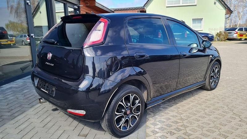 Gebraucht Fiat Punto Pop 69 PS (50 kW) 2013 Schwarz Kleinwagen