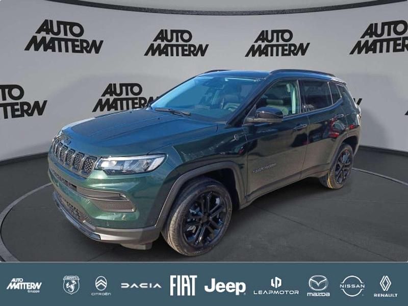 Techno green metallic clear co Neu 2025 Jeep Compass North SUV | 41.980 € (Etwas zu teuer) - Bild 1/4