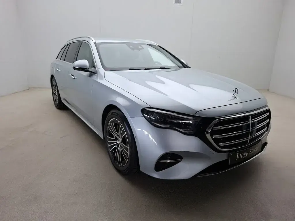 Gebraucht Mercedes E220 197 PS (144 kW) 2025 Lack hightechsilber Kombi