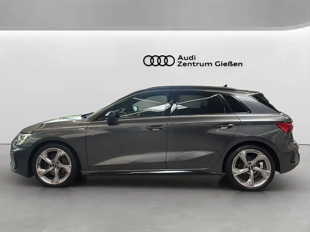 Gebraucht Audi A3 Ambiente 116 PS (85 kW) 2021 Daytonagrau perleffekt Limousine