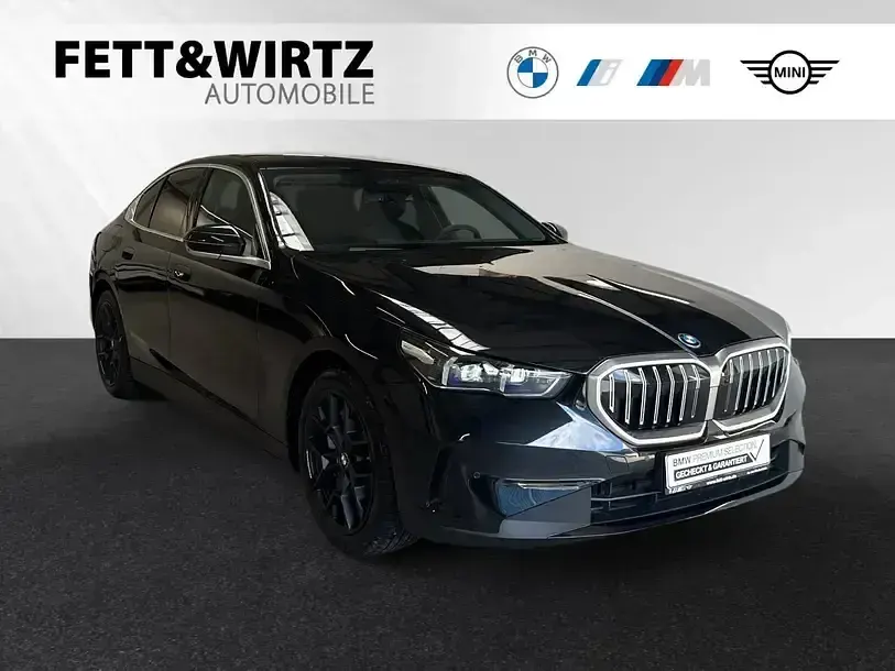 Gebraucht BMW 550e Sport Line 489 PS (359 kW) 2025 Limousine