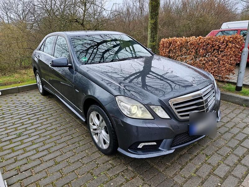Gebraucht Mercedes E350 AMG 265 PS (194 kW) 2010 Grau Limousine